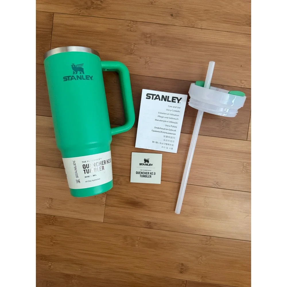 STANLEY Quencher H2.0 FlowState Tumbler 30oz Meadow Green Hinge Health Cup Mug